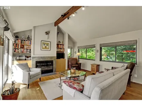 1125 SW Westwood Court Portland OR 97239