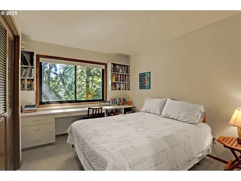 1125 SW Westwood Court Portland OR 97239