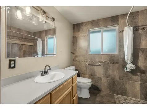 1780 Grape Court Sweet Home OR 97386