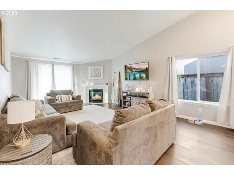 1225 Crystal Lane Lafayette OR 97127