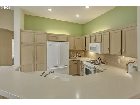 6235 NE Rosebay Drive Hillsboro OR 97124