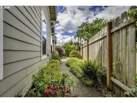 6235 NE Rosebay Drive Hillsboro OR 97124
