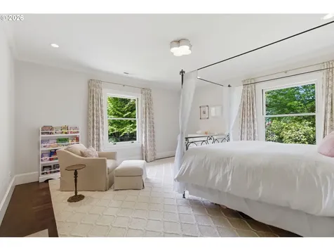 11648 S Military Lane Portland OR 97219