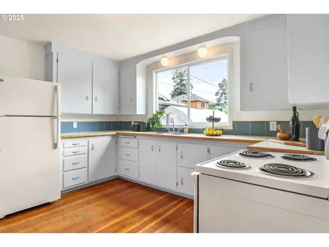 1034 W 10th Avenue Eugene OR 97402