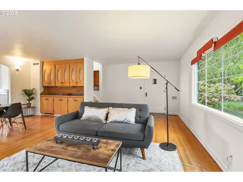 1034 W 10th Avenue Eugene OR 97402