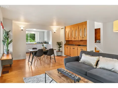 1034 W 10th Avenue Eugene OR 97402