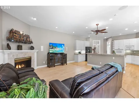 2704 NW Lacamas Drive Camas WA 98607