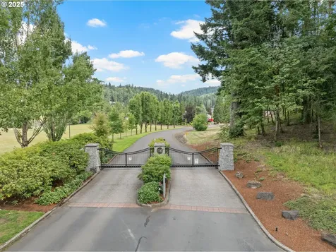 20054 S Driftwood Drive Oregon City OR 97045