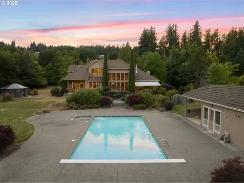 20054 S Driftwood Drive Oregon City OR 97045