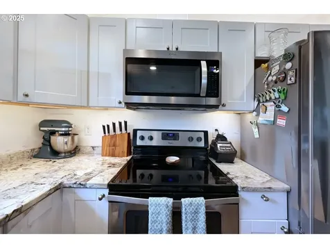 2255 SE Hebe Court Warrenton OR 97146
