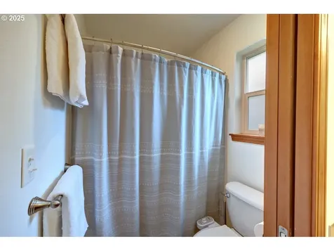 2255 SE Hebe Court Warrenton OR 97146