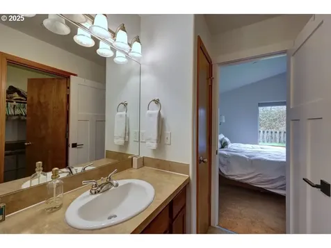 2255 SE Hebe Court Warrenton OR 97146
