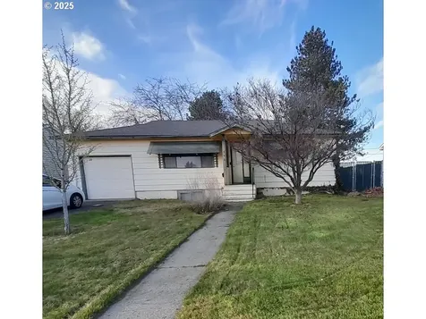 516 Blue Street Richland WA 99354