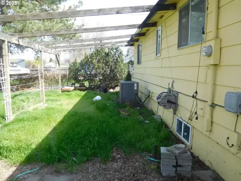 516 Blue Street Richland WA 99354