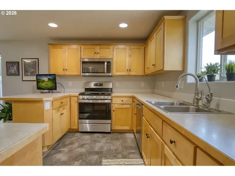 34385 Heron Meadows Drive Scappoose OR 97056