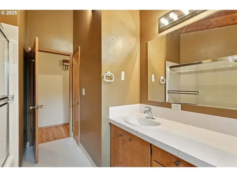 845 NW Day Drive Gresham OR 97030