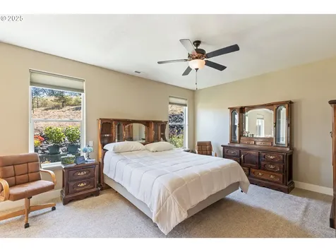 895 Valley Vista Street Sutherlin OR 97479