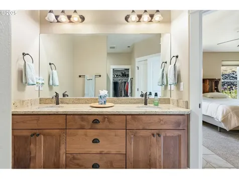 895 Valley Vista Street Sutherlin OR 97479