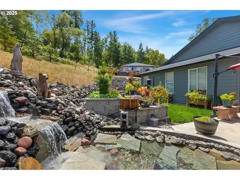895 Valley Vista Street Sutherlin OR 97479