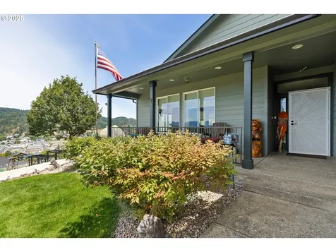 895 Valley Vista Street Sutherlin OR 97479
