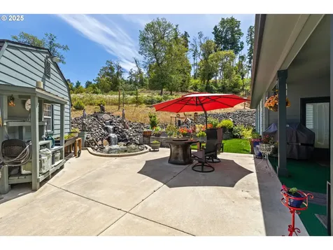 895 Valley Vista Street Sutherlin OR 97479