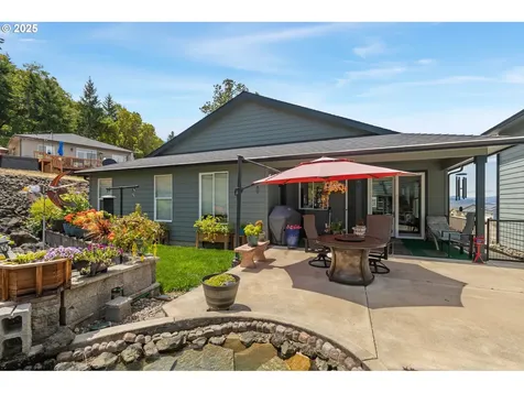 895 Valley Vista Street Sutherlin OR 97479