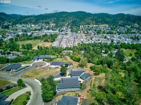 895 Valley Vista Street Sutherlin OR 97479