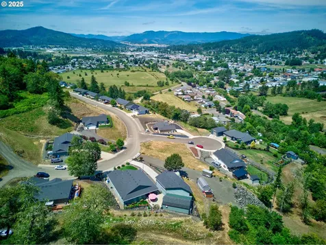 895 Valley Vista Street Sutherlin OR 97479