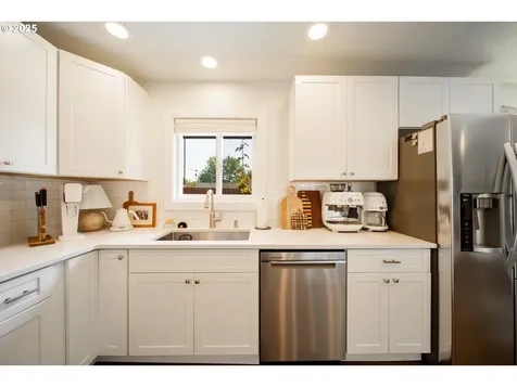 2705 NE 83rd Avenue Vancouver WA 98662