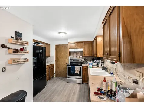 482 SW 6th Avenue Canby OR 97013