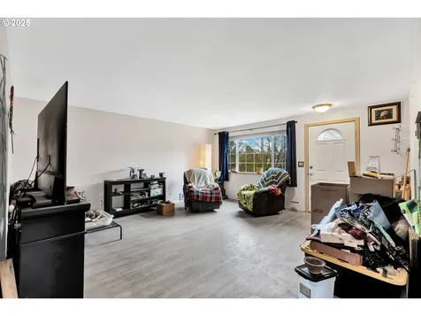 482 SW 6th Avenue Canby OR 97013