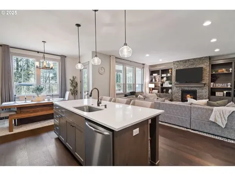 131 W 16th Street La Center WA 98629