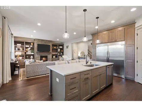 131 W 16th Street La Center WA 98629