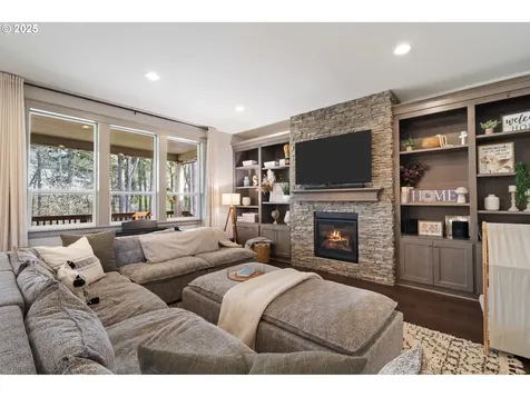 131 W 16th Street La Center WA 98629
