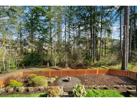 131 W 16th Street La Center WA 98629