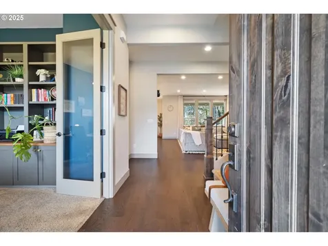 131 W 16th Street La Center WA 98629
