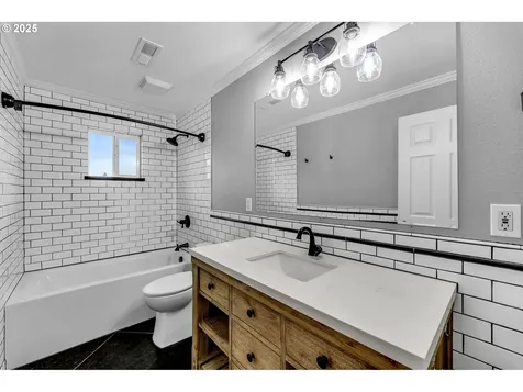 5512 NE 159th Street Vancouver WA 98686