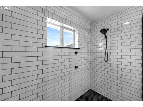 5512 NE 159th Street Vancouver WA 98686