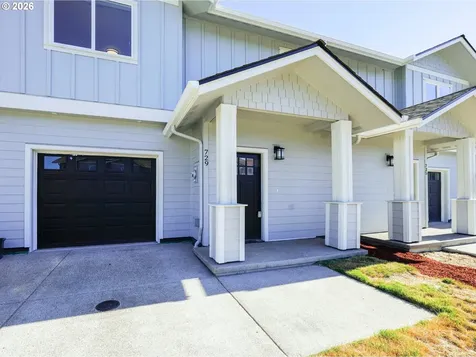 729 Periander Way Harrisburg OR 97446