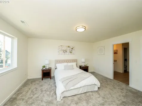 729 Periander Way Harrisburg OR 97446