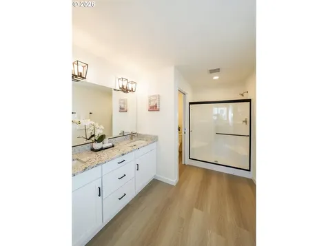 729 Periander Way Harrisburg OR 97446