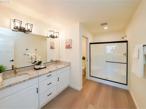 729 Periander Way Harrisburg OR 97446