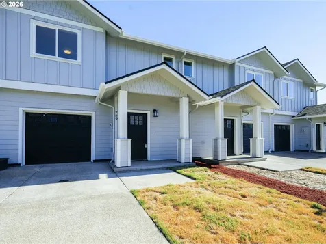 729 Periander Way Harrisburg OR 97446