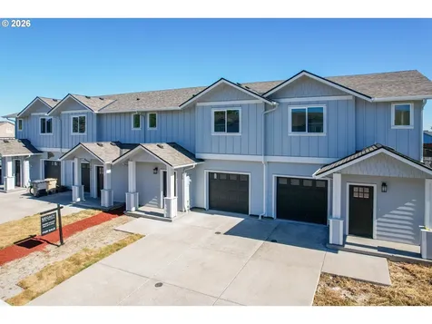 729 Periander Way Harrisburg OR 97446