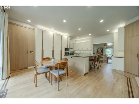 1564 Regency Drive Eugene OR 97401