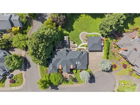 1564 Regency Drive Eugene OR 97401