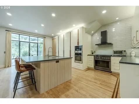 1564 Regency Drive Eugene OR 97401