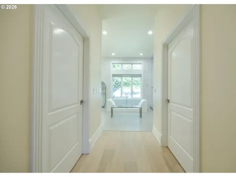 1564 Regency Drive Eugene OR 97401
