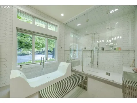 1564 Regency Drive Eugene OR 97401