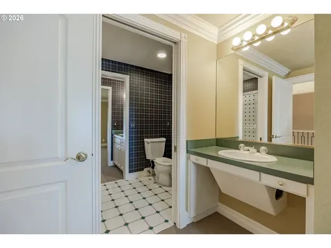 1564 Regency Drive Eugene OR 97401